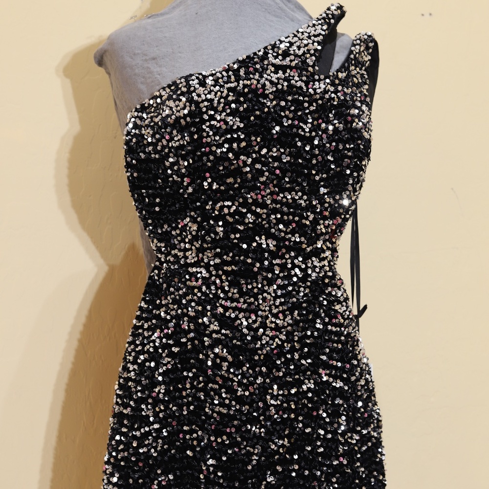 ALYCE one shoulder plush sequin short dress in black size 12